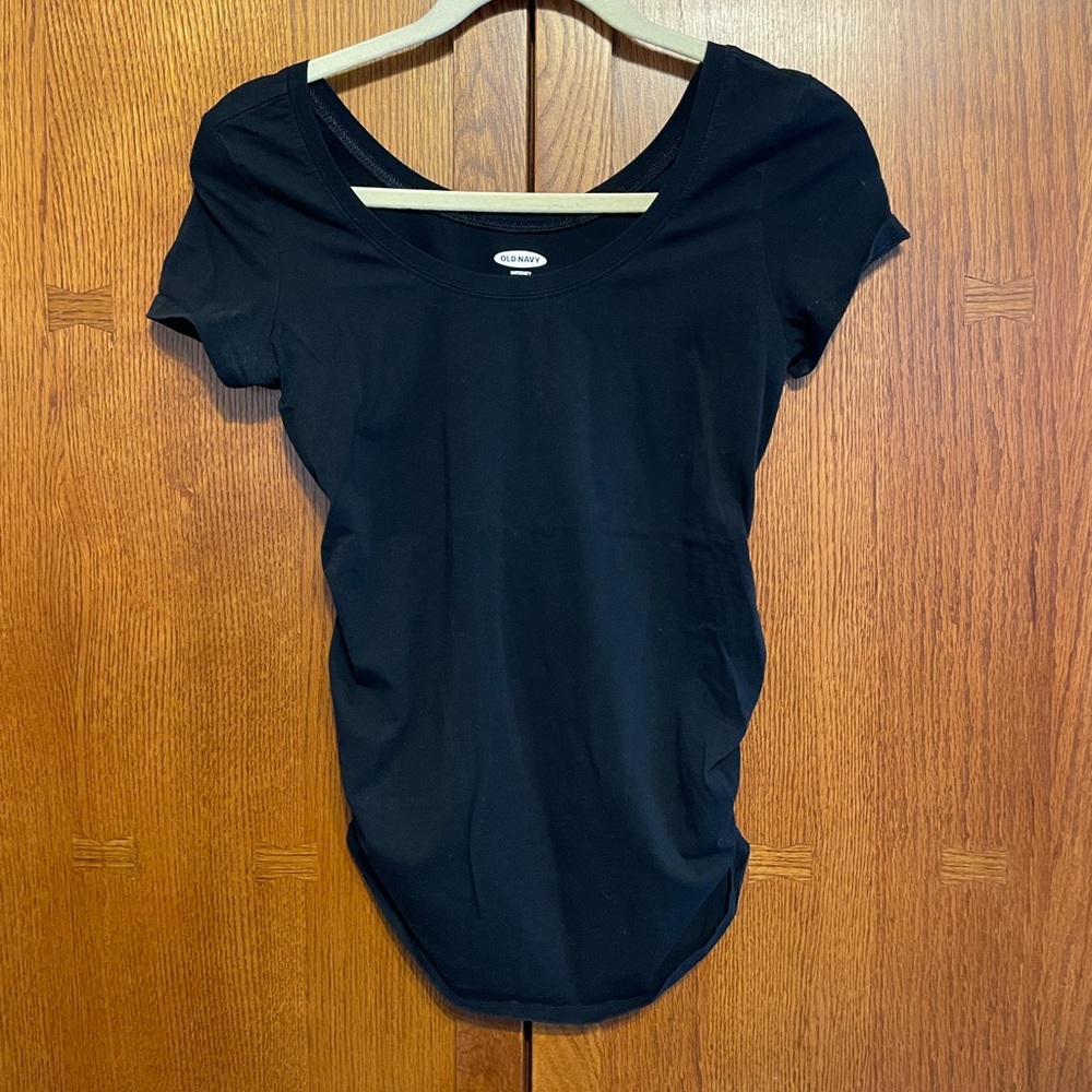 3 Maternity short sleeve shirts, size xs